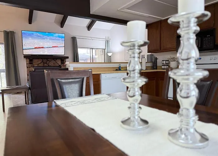 Holiday home Sports Village, 3 Bedroom 2 Ba, Fireplace, Sleeps 6 *